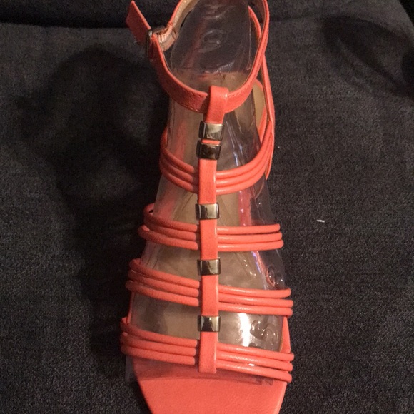 Sandals - Picture 3 of 4